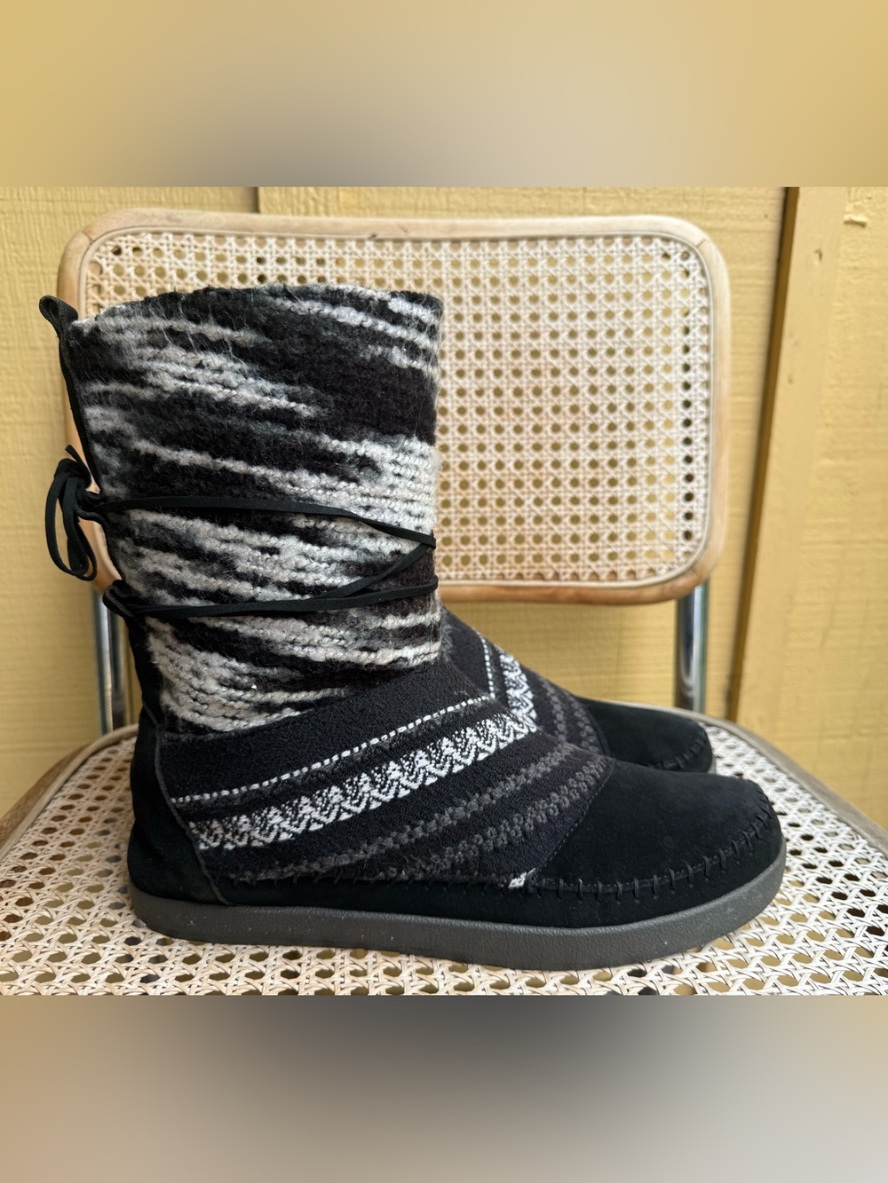 TOMS Women’s Size 11 Black Gray Southwestern Knit Faux Fur Lined Boots